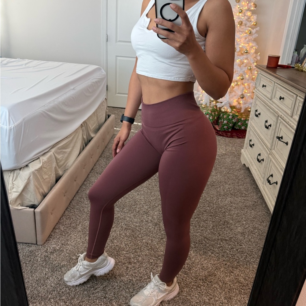 Alphalete Seamless Leggings - Picture 5 of 8